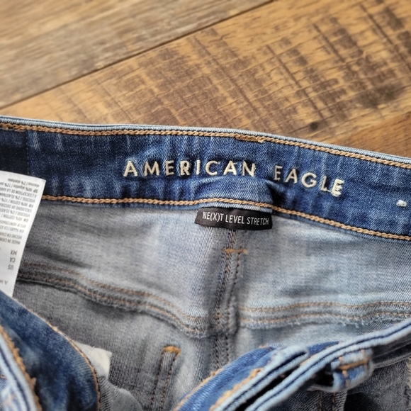 American‎ Eagle distressed size 4 - Picture 3 of 4